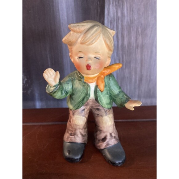 Napcoware Boy and girl kissing Figurine No. C-8502 - Picture 10 of 15